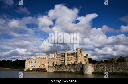 Una vista generale del Castello di Leeds nel Kent, che celebra il 900 anniversario quest'anno. Foto Stock