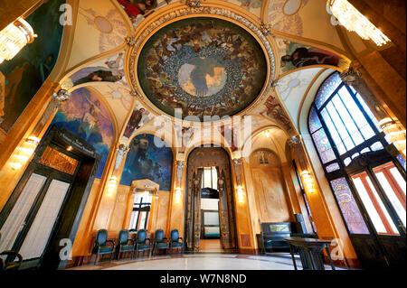 Praga Repubblica Ceca. Camere decorate all'interno della Casa Municipale Foto Stock