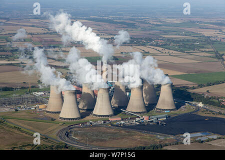 Vista aerea del Cottam power station, vicino a Retford, Nottinghamshire, di proprietà di EDF Energy. Questa stazione di alimentazione è alimentata a carbone. Ottobre 2012. Foto Stock