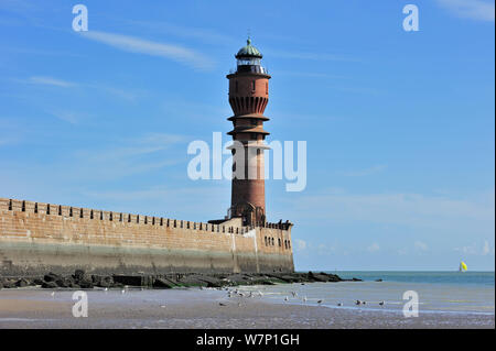 Il Faro de Feu Saint-Pol a Dunkerque, Nord-Pas-de-Calais, Francia, Agosto 2012 Foto Stock