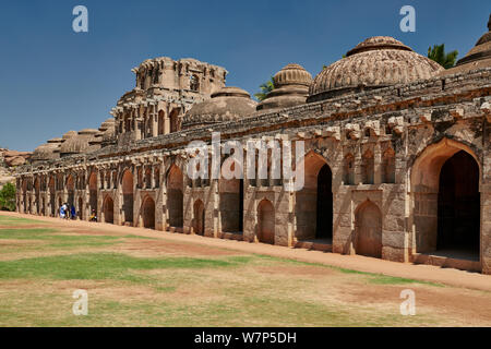 Gajashala o elephant maneggio, Hampi, UNESCO sito heritge, Karnataka, India Foto Stock