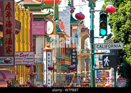 Scena di strada nella sezione di Chinatown di San Francisco, Califronia, USA 2011 Foto Stock
