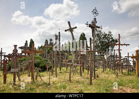 Collina delle Croci vicino alla città di Siauliai. La lituania Foto Stock