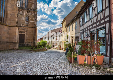 HASSBERGE, Germania - circa aprile, 2019: Townscape di Koenigsberg in Hassberge county, Baviera, Germania Foto Stock