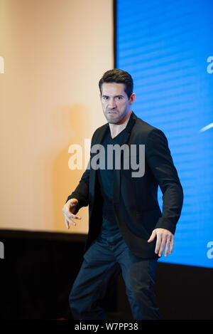 Attore inglese Scott Adkins pone in corrispondenza di un evento durante il ventesimo Shanghai International Film Festival in Cina a Shanghai, 22 giugno 2017. Foto Stock