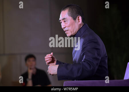 Regista cinese Zhang Yimou assiste la conferenza stampa per la premiere del suo prestazioni concettuale '2047 apologo' a Pechino in Cina, 16 giugno 2017 Foto Stock