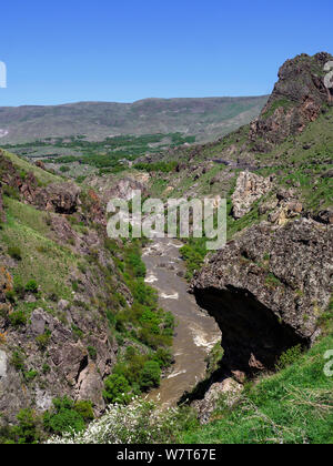 La valle del fiume Mktwari-Kura vicino Aspindsa, Samzche-Dschawacheti, Georgia, Europa Foto Stock