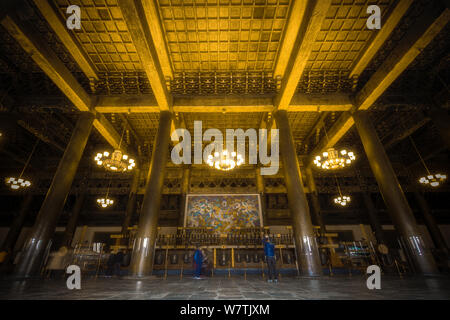 Vista interna del grand hall del tempio confuciano a Pechino in Cina, 25 marzo 2017. Foto Stock