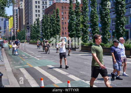 Strade di estate 2019 la chiusura della strada a Manhattan Foto Stock