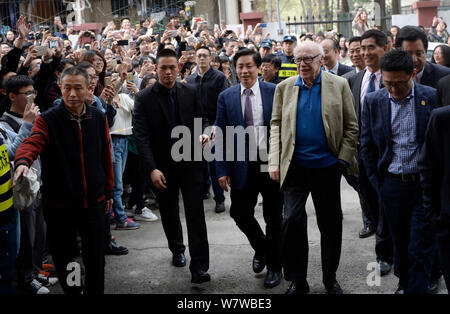 American biologo molecolare James Watson, uno dei co-scopritori della struttura del DNA e il vincitore della 1962 Premio Nobel in fisiologia o Medic Foto Stock