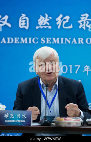 Attore francese e regista Jacques Perrin assiste la International Seminario Accademico sul Jacques Perrin's documentario sulla natura a Pechino in Cina, 18 Apri Foto Stock