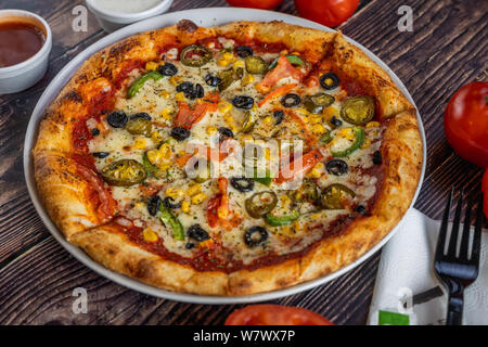 TAKE AWAY FOOD Pizza pesce e patatine fritte Foto Stock