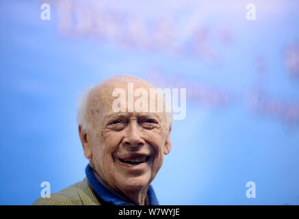 American biologo molecolare James Watson, uno dei co-scopritori della struttura del DNA e il vincitore della 1962 Premio Nobel in fisiologia o Medic Foto Stock