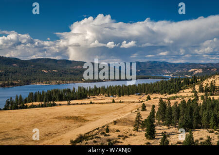 Roosevelt Lago, Vista vicino al fiume Spokane confluenza, Lake Roosevelt National Recreation Area, nello stato di Washington, USA Foto Stock
