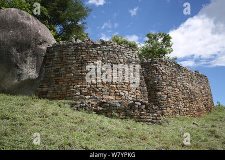 Grande Zimbabwe rovine, i ruderi della ex capitale del regno dello Zimbabwe, costruito tra 11th-15th centuary. Central Zimbabwe Gennaio 2011. Foto Stock