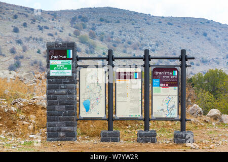 Segni sul Golan Trail, Monte Hermon, Golan, Israele, Novembre. Foto Stock