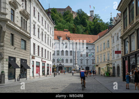 Lubiana, Slovenia. Il 3 agosto 2019. Ronna fontana, noto anche come la fontana dei Tre Fiumi Carniolan nel centro della città Foto Stock