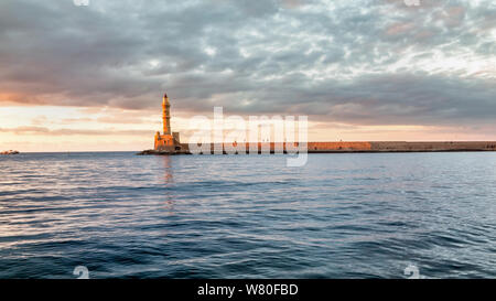 Splendido faro sulla creta Foto Stock