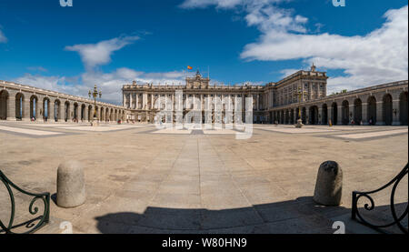 Orizzontale vista panoramica del Palazzo Reale di Madrid. Foto Stock