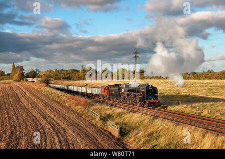 9F 92203 opere del passato windcutters Woodthorpe sul GCR Foto Stock