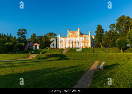 Palazzo Birini nella bella luce del mattino, Lettonia Foto Stock