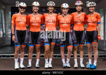 Londra, Regno Unito. Il 3 agosto, 2019. Rally UHC ciclismo (USA) posa per la fotografia di gruppo prima di Prudential RideLondon Classique. La Classique, che è il Foto Stock