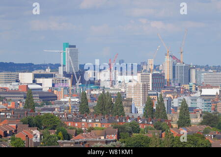 Vista su Leeds da Leysholme Drive in Wortley. Foto Stock