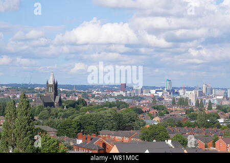 Vista su Leeds da Leysholme Drive in Wortley. Foto Stock