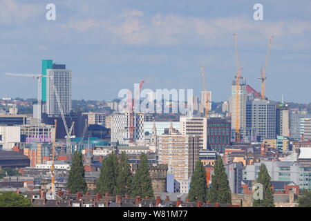 Vista su Leeds da Leysholme Drive in Wortley. Foto Stock