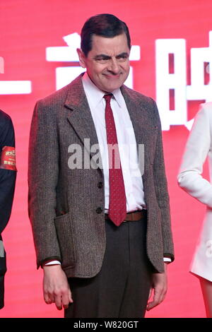 Attore inglese Rowan Atkinson gioca il sig. Bean durante una Premiere per il suo film "Top divertente comico" a Pechino in Cina, 19 marzo 2017. Foto Stock