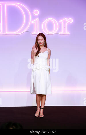 Corea del sud-basato cantante ed attrice Jessica Jung o Jung Soo-yeon pone durante il 'Dior lacca tossicodipendente Stick' Party in Taipei, Taiwan, 17 F Foto Stock