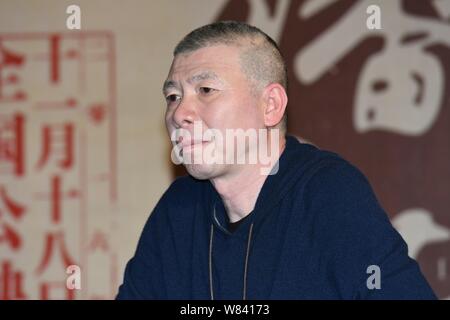 Regista cinese Feng Antonio assiste un evento promozionale per il suo nuovo film "Io non sono Madame Bovary" in Cina a Shanghai, 19 novembre 2016. Uno di C Foto Stock