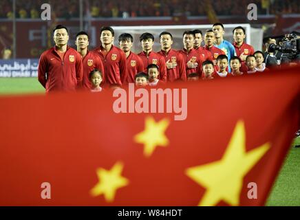 I giocatori della formazione di partenza della Cina pone prima del loro gruppo un match contro la Siria durante il 2018 FIFA World Cup Russia qualificatori asiatici in Xi'an Foto Stock