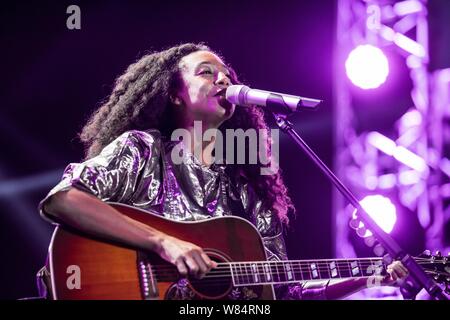 Cantautore britannico Corinne Bailey Rae esegue durante il dodicesimo Shanghai JZ Festival 2016 in Cina a Shanghai, 16 ottobre 2016. Foto Stock