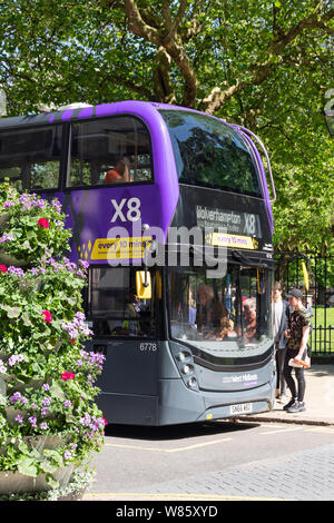 Bus locale a Wolverhampton, Colmore Row, Birmingham, West Midlands, England, Regno Unito Foto Stock