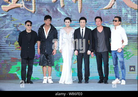 (Da sinistra) Kungfu cinese Star Jet Li, Hong Kong attore Jacky Heung, attrice cinese Fan Bingbing, attore Zu Feng, Hong Kong attori Andy su e Tony Le Foto Stock