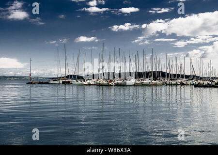 Barche a vela in porto sul Lago Balaton in Ungheria Foto Stock