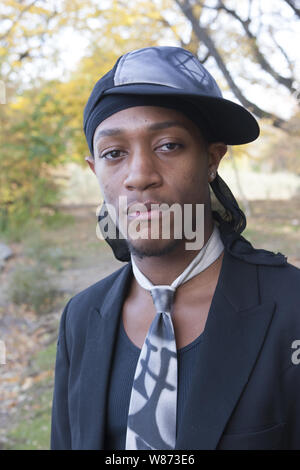 Ritratto di giovane hip-hop artista di Brooklyn, New York Foto Stock