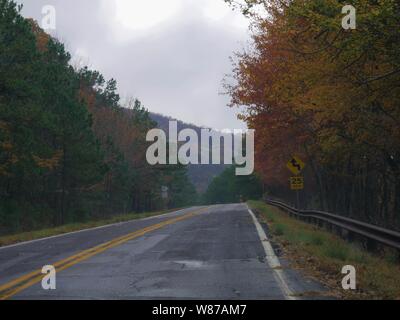 Scenic Talimena Drive in Oklahoma in autunno Foto Stock