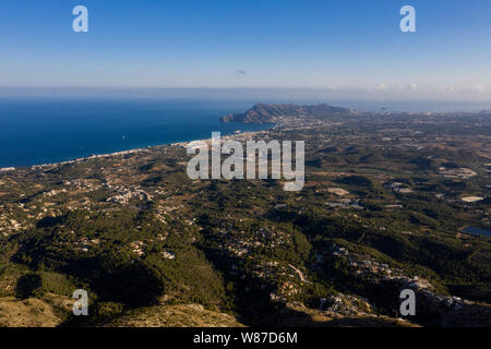 Vista di Altea e Benidorm sulla Costa Blanca nel sud est della Spagna Foto Stock