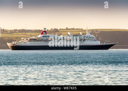 Fred Olsen Boudicca linee lasciare Belfast, Irlanda del Nord Foto Stock