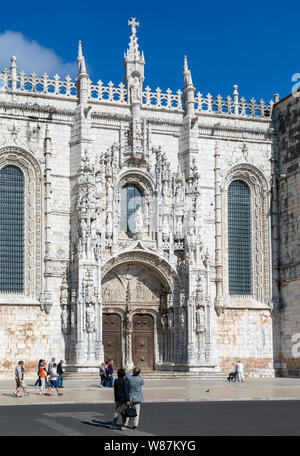 Lisbona, Portogallo. Il Mosteiro dos Jeronimos, o il monastero di Hieronymites. Il Portale del Sud, progettata da Juan de Castilho. Il monastero è Foto Stock