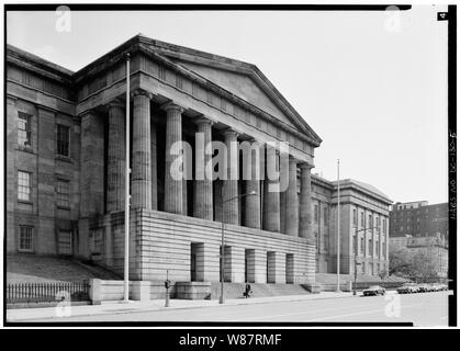 5. Dettaglio, SUD ANTERIORE, portico (vista obliqua dal sud-ovest); 5. Dettaglio, SUD ANTERIORE, portico (vista obliqua dal sud-ovest) - Patent Office Building, delimitata dal settimo, nono, F & G strade, Northwest, Washington, Distretto di Columbia, DC Foto Stock