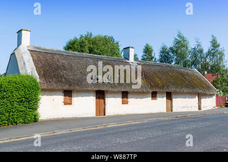 Burns cottage, la prima casa di Robert Burns è situato in Alloway, South Ayrshire, in Scozia. Essa è stata costruita da suo padre, William Burness nel 1757. Foto Stock