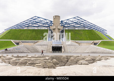 Parigi Palais Omnisport Bercy - brutalist-architettura di stile del Bercy sport hall nel dodicesimo arrondissement di Parigi, in Francia, in Europa. Foto Stock