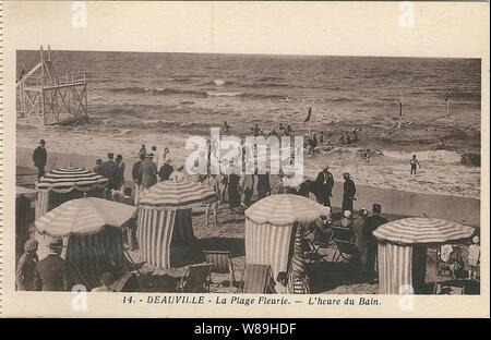 Deauville-FR-14-CPA-La Plage Fleurie-L'heure du Bain-01. Foto Stock