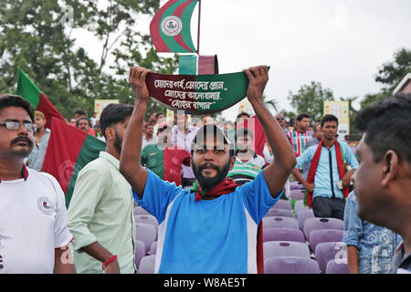 Kolkata, India. 08 Ago, 2019. MohunBagan sostenitore in c.a. dopo la partita (foto di Amlan Biswas/Pacific Stampa) Credito: Pacific Press Agency/Alamy Live News Foto Stock