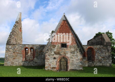 Rovine della Pälkäne chiesa medievale del XV secolo a Pälkäne, Finlandia. Foto Stock