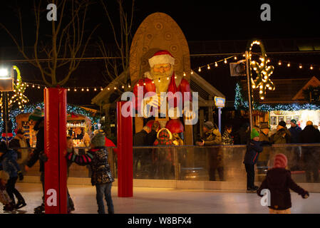 Hude, Germania - 2 Dicembre 2017: Huder Mercatino di Natale ai primi di dicembre Foto Stock