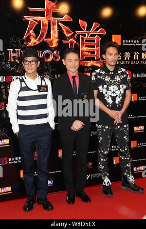 (Da sinistra) Hong Kong attori Nicky Cheung, Jacky Cheung e attore Taiwanese Chang Chen pongono durante la premiere per il loro nuovo film "Helios" in Hong K Foto Stock